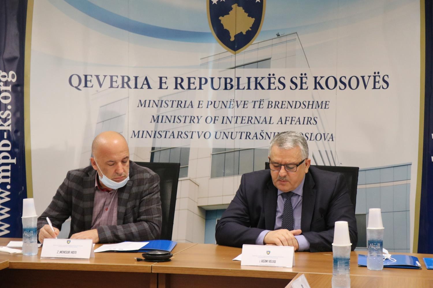Veliu: Qytetarët e Republikës së Kosovës të qëndrojnë sa më larg armëve ilegale dhe dhunës 